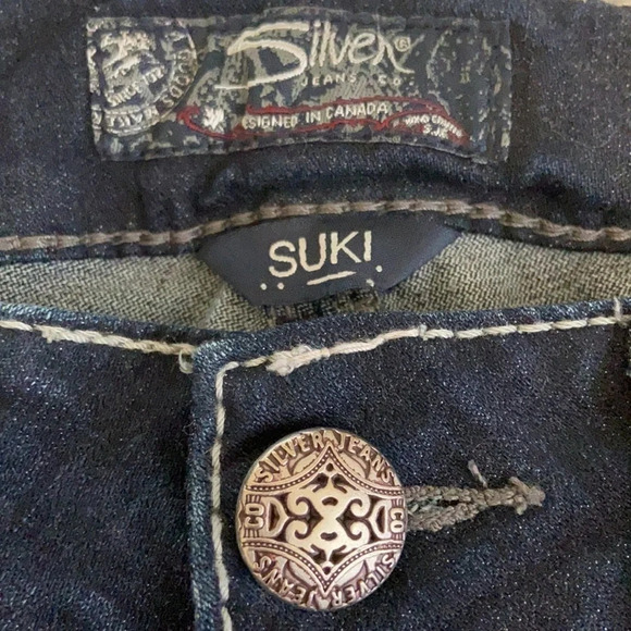 Silver Suki Mid Boot Fluid Denim Dark Wash Embellished Jeans - Size 26 - Picture 5 of 11